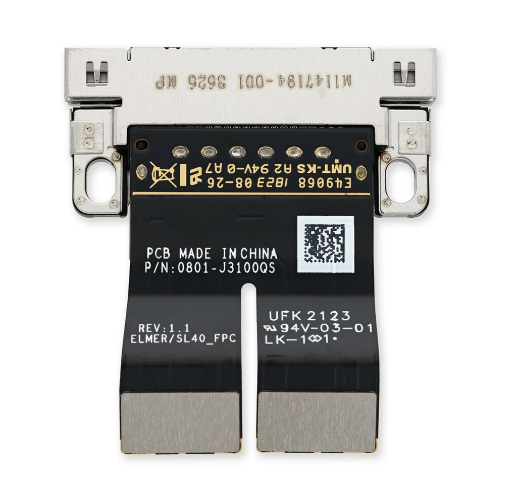 Surface Laptop Studio 2 充電コネクター